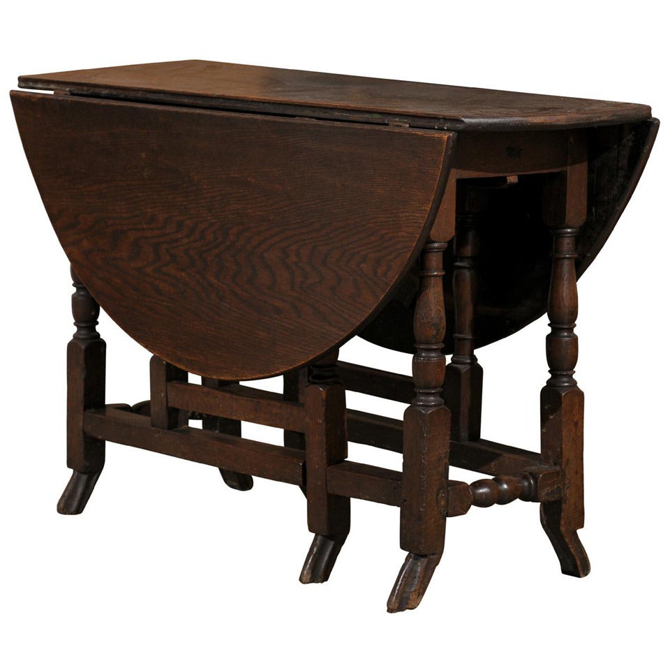 18th Century English Oak Gateleg Drop-Leaf Table with Turned Legs and Drake Feet