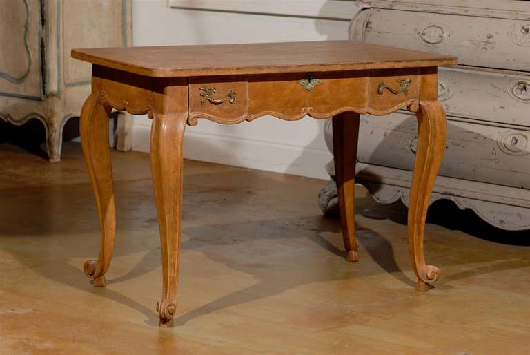 19th Century French Louis XV Walnut Side Table Desk 4