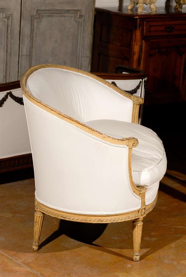 French Louis XVI Style Carved Wood Canapé with Wraparound Back, circa 1890 4