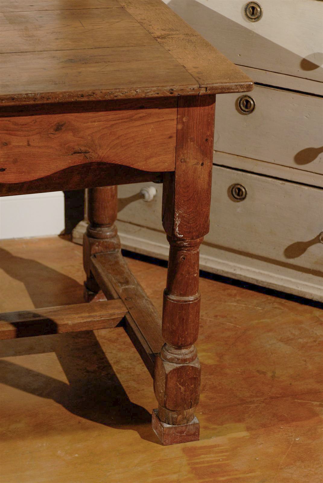 French Wooden Pétrin Table with Original Dough Bin and Baluster Legs, circa 1750 For Sale 1