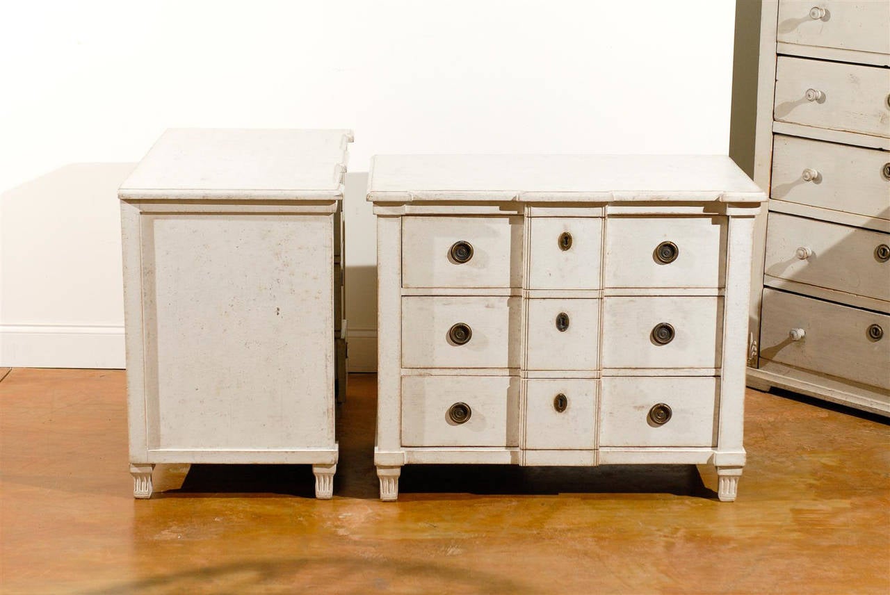 Pair of Swedish 1880s Painted Wood Breakfront Three-Drawer Bedside Commodes 4