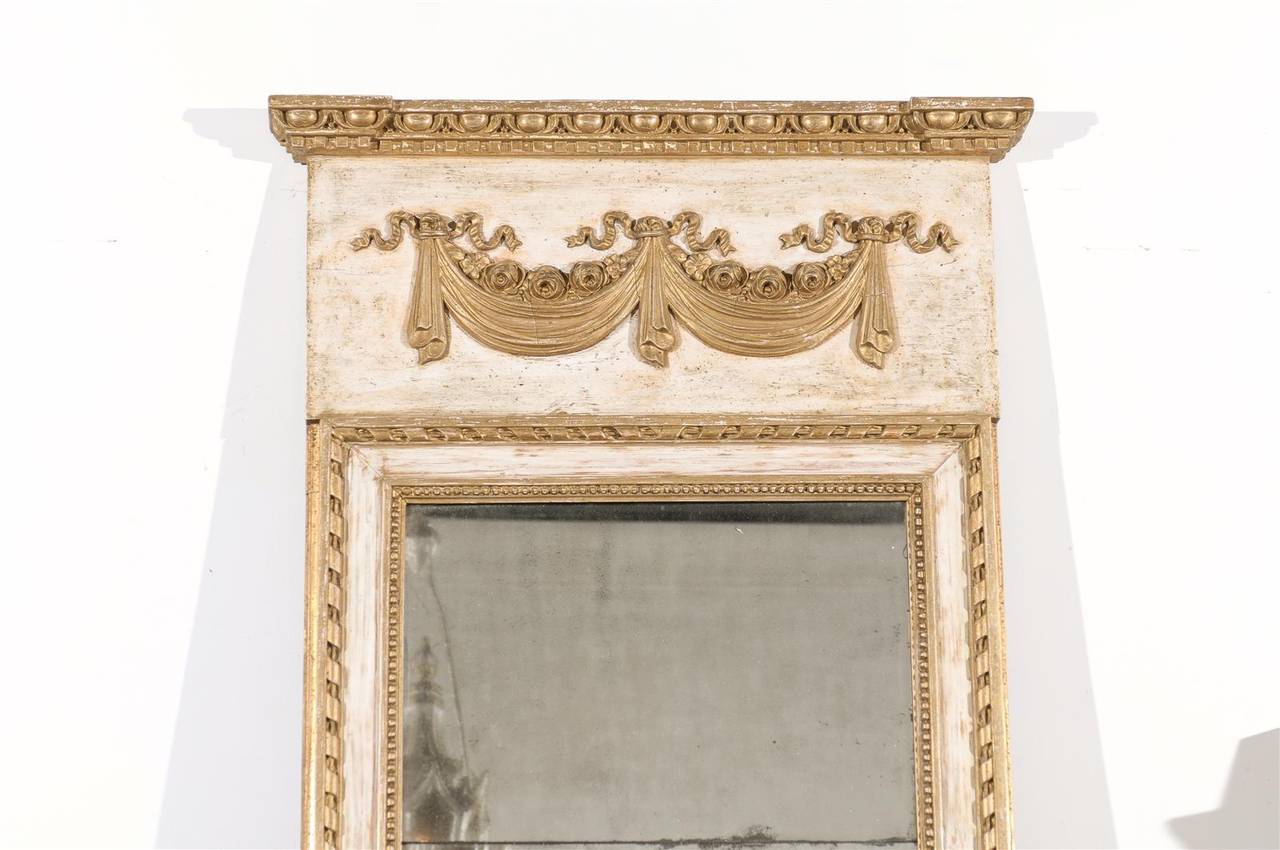 Late 18th Century Swedish Gustavian Period Trumeau Mirror with Swag and Roses For Sale 1