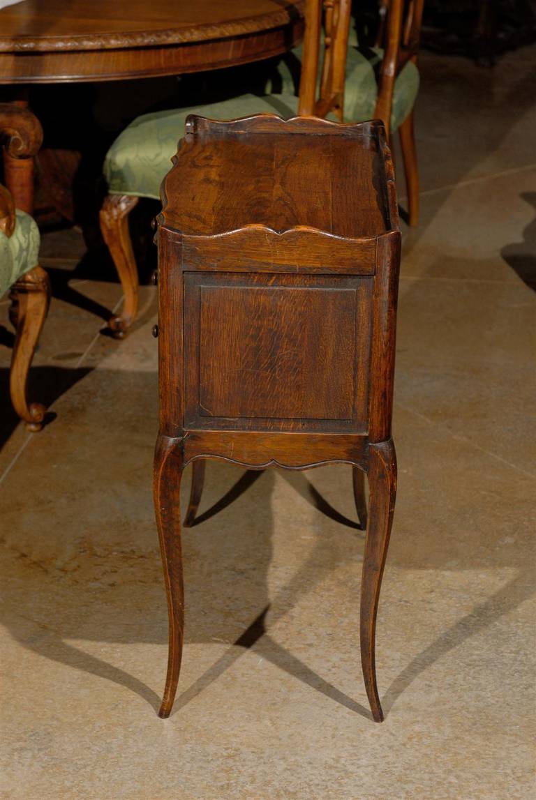 French Oak Table De Chevet with Sliding-Door Cabinets and Three Drawers, 1890s For Sale 2