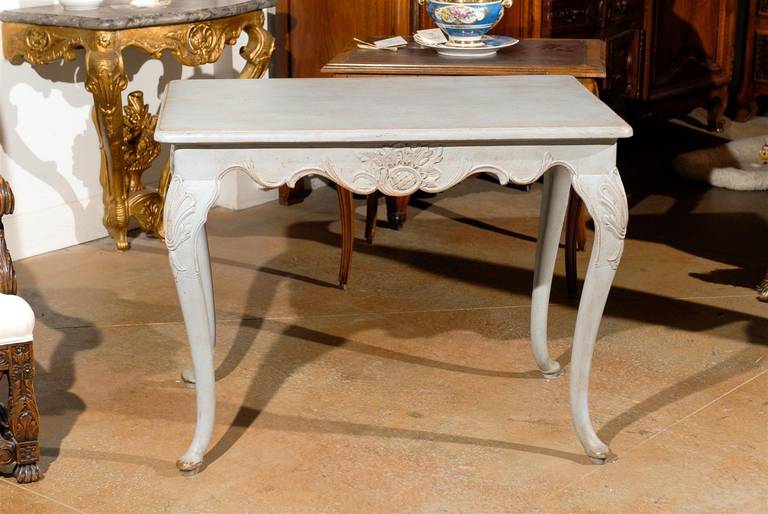 19th Century Swedish Rococo Revival Painted Wood Side Table with Scalloped Apron, circa 1890 For Sale