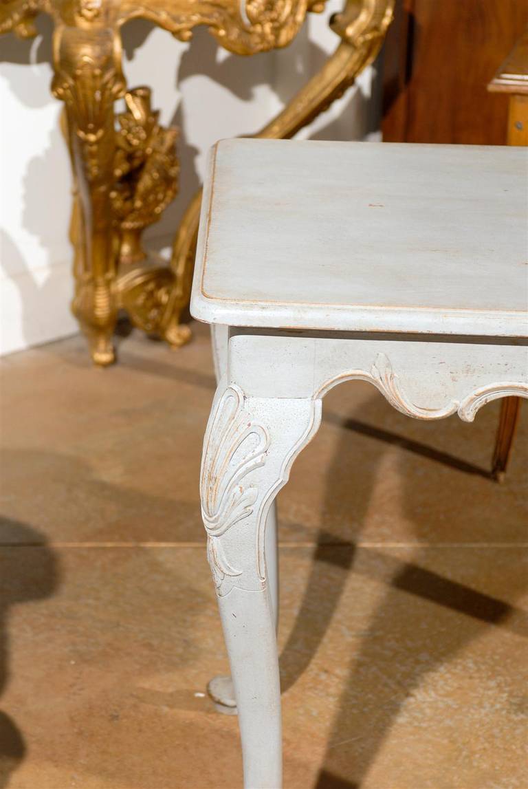 Swedish Rococo Revival Painted Wood Side Table with Scalloped Apron, circa 1890 For Sale 6