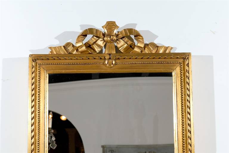 Swedish Gustavian Period Giltwood Mirror, circa 1780 with Ribbon-Carved Crest For Sale 2