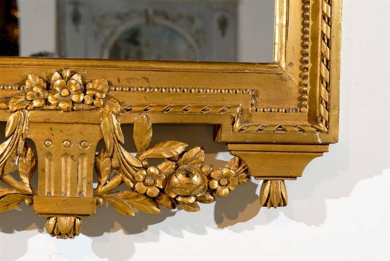 Swedish Gustavian Period Giltwood Mirror, circa 1780 with Ribbon-Carved Crest For Sale 3