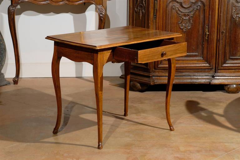 18th Century Side Table In Excellent Condition In Atlanta, GA