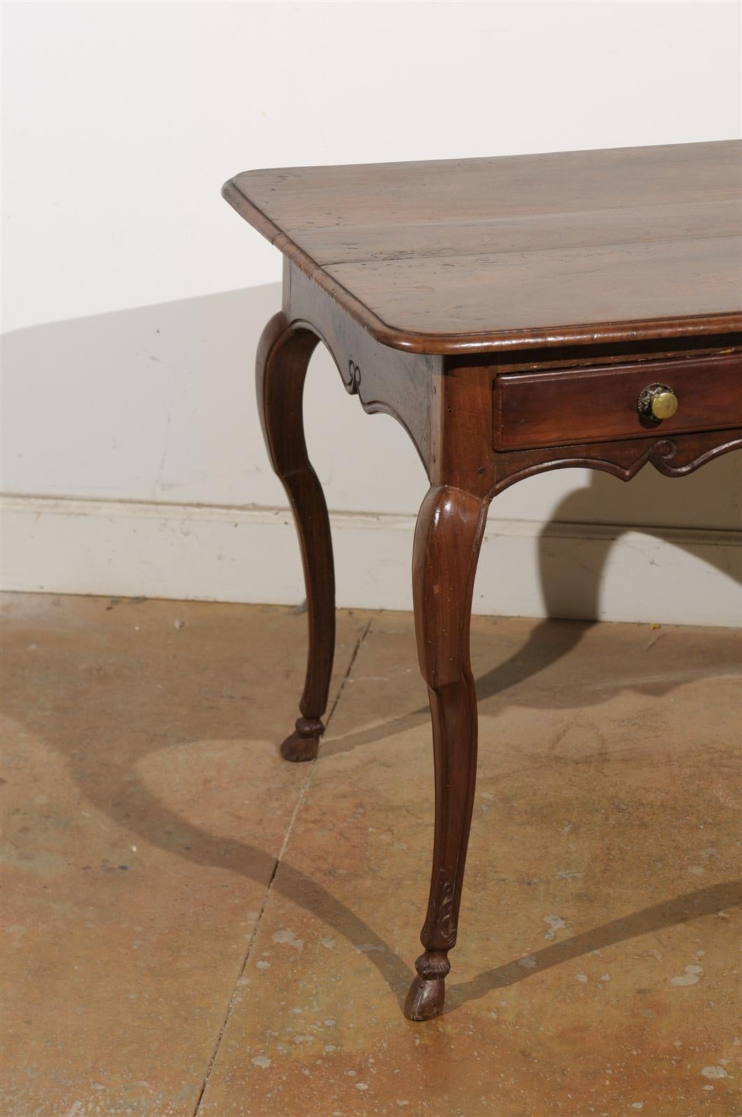 French 1740s Period Louis XV Wooden Desk with Two Drawers and Cabriole Legs 5