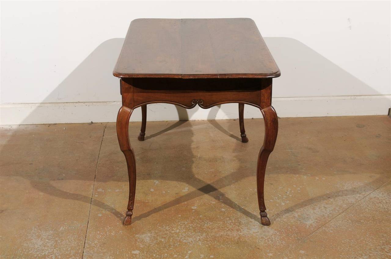 French 1740s Period Louis XV Wooden Desk with Two Drawers and Cabriole Legs 2
