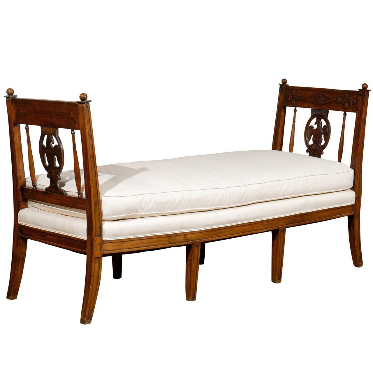 French 1890s Backless Wooden Bench with Upholstered Seat and Hand-Carved Eagles