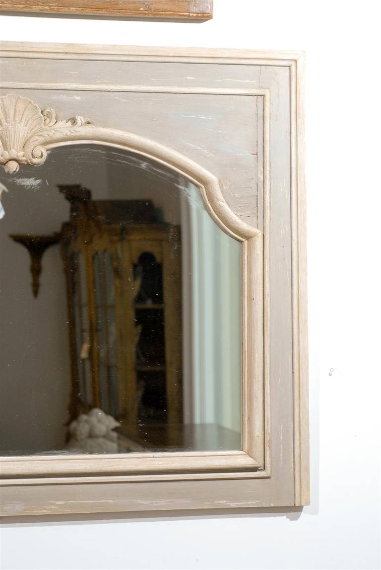 Pair of French Louis XV Style 1890s Painted Wood Horizontal Shell-Carved Mirrors For Sale 3