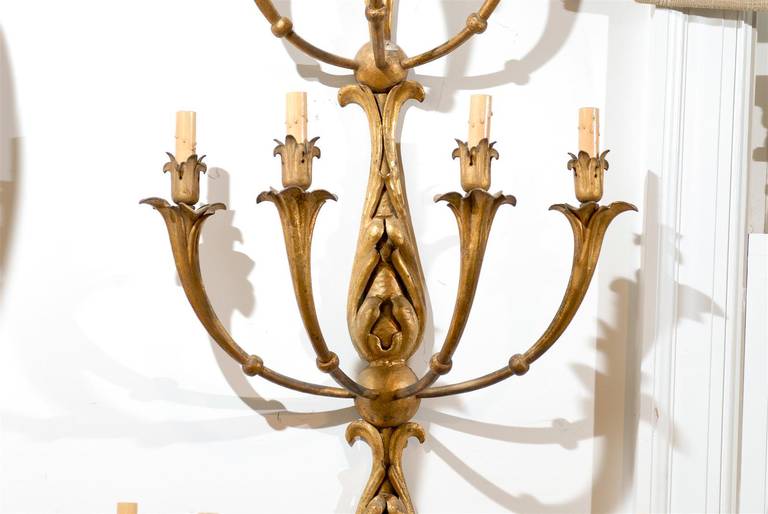 French 1820s Gilt Metal 12-Light Three-Tiered Sconce with Foliage Motifs 4