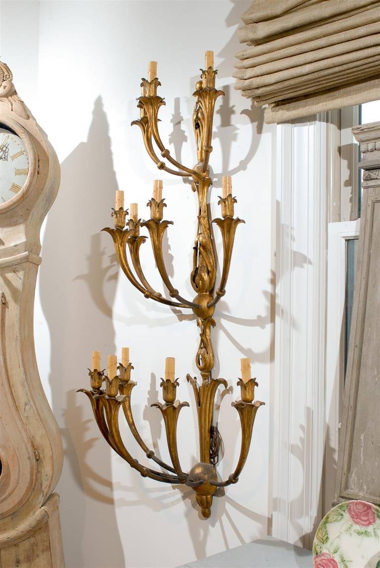 Hand-Crafted French 1820s Gilt Metal 12-Light Three-Tiered Sconce with Foliage Motifs