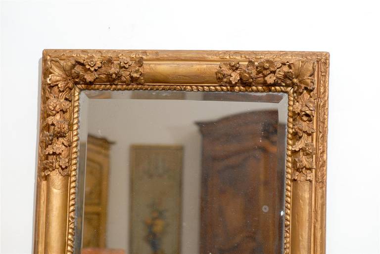 French Late 18th Century Régence Style Carved Mirror with Floral Decor 2