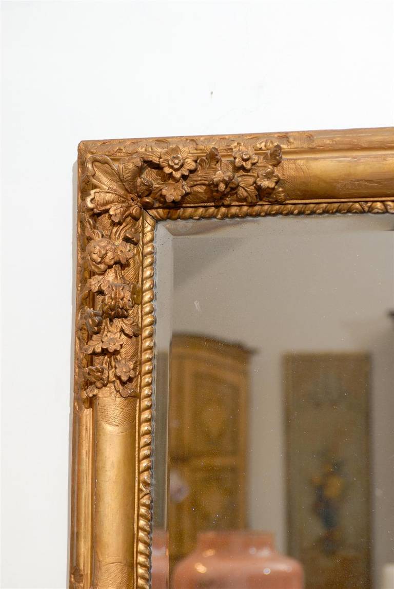 French Late 18th Century Régence Style Carved Mirror with Floral Decor 3