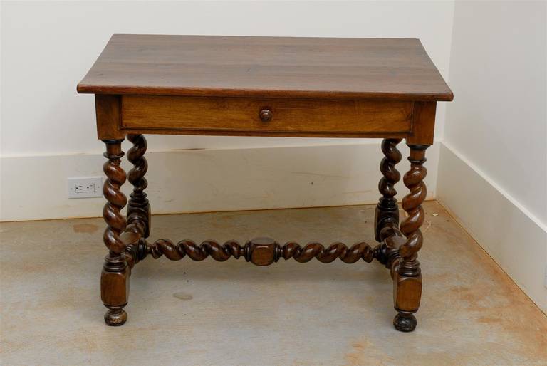 French Louis XIII Style Walnut Side Table with Barley Twist Base and Stretcher In Good Condition In Atlanta, GA