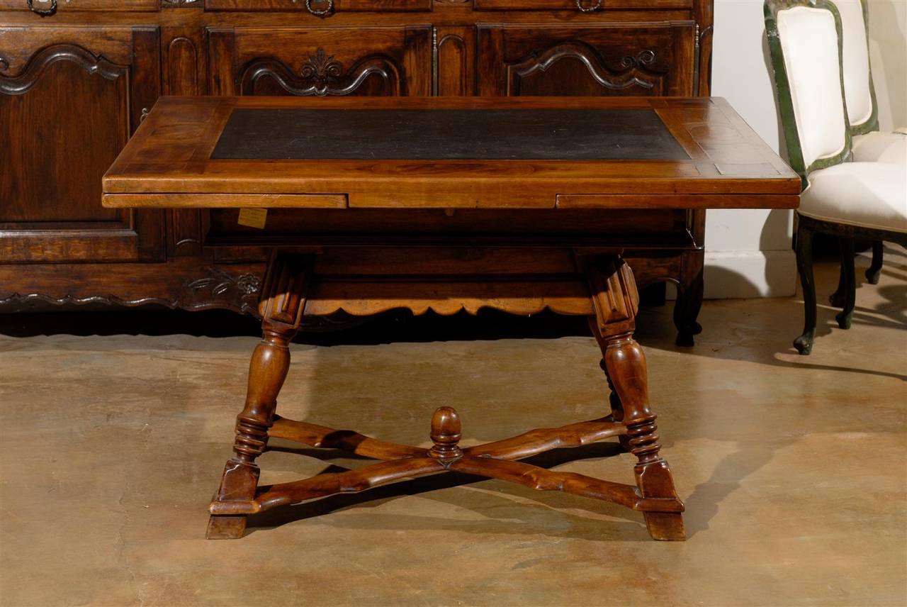 19th Century Walnut Draw-Leaf Table In Excellent Condition In Atlanta, GA