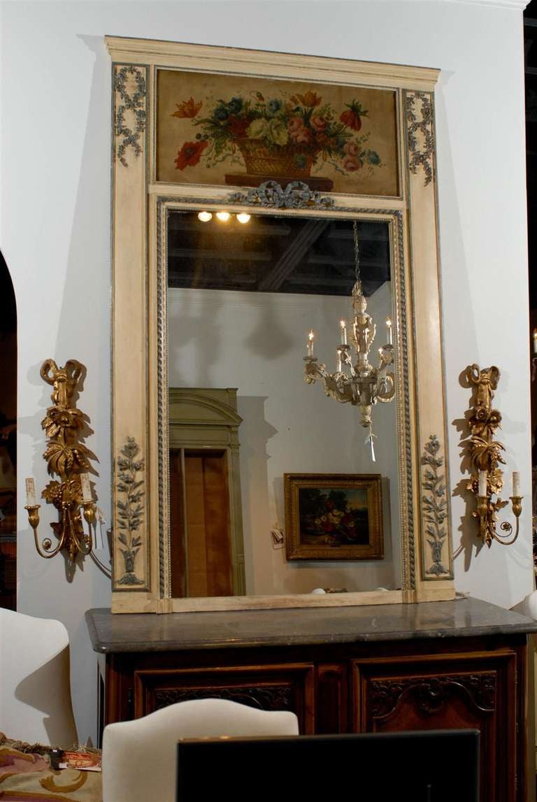 1810s French Louis XVI Style Painted and Gilt Trumeau Mirror with Floral Motifs In Good Condition For Sale In Atlanta, GA