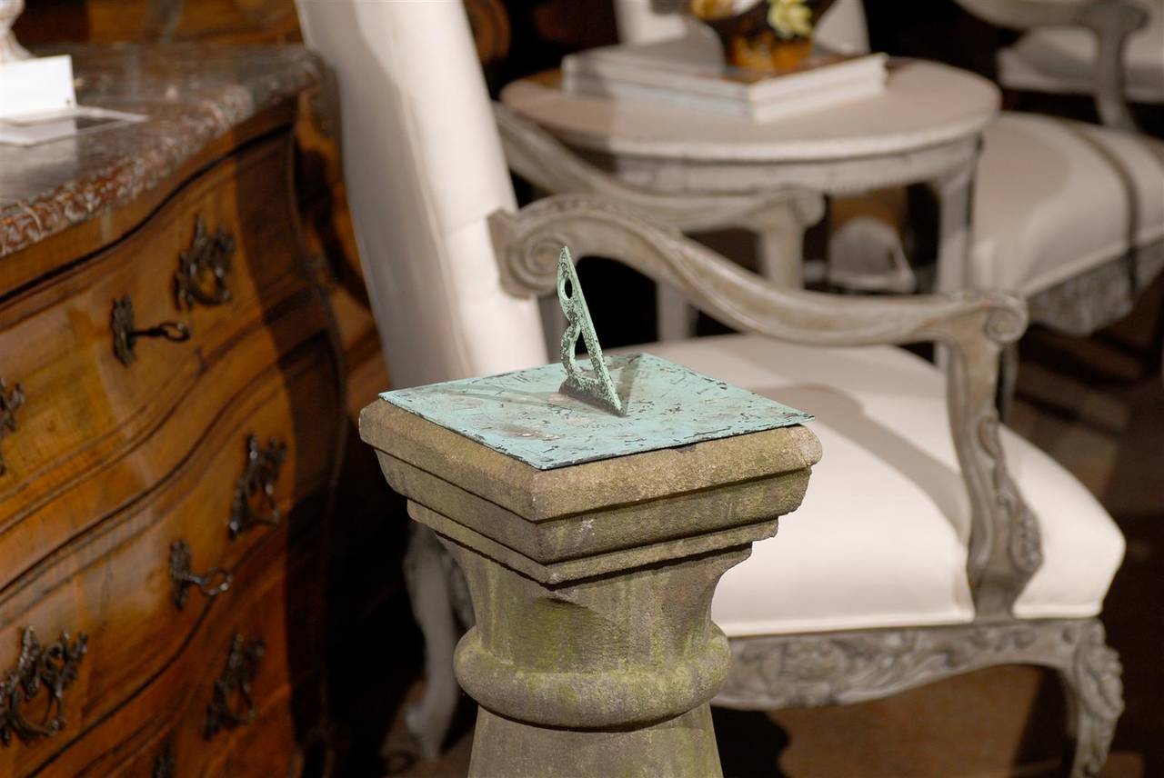 English 1860s Baluster-Shaped Sandstone Sundial with Verdigris Bronze Dial 3