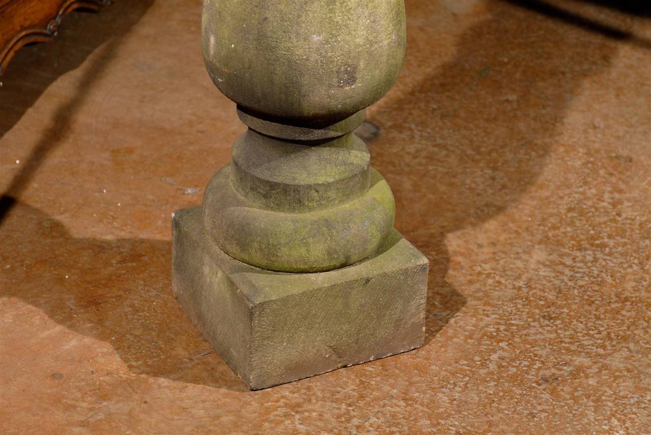 19th Century English 1860s Baluster-Shaped Sandstone Sundial with Verdigris Bronze Dial