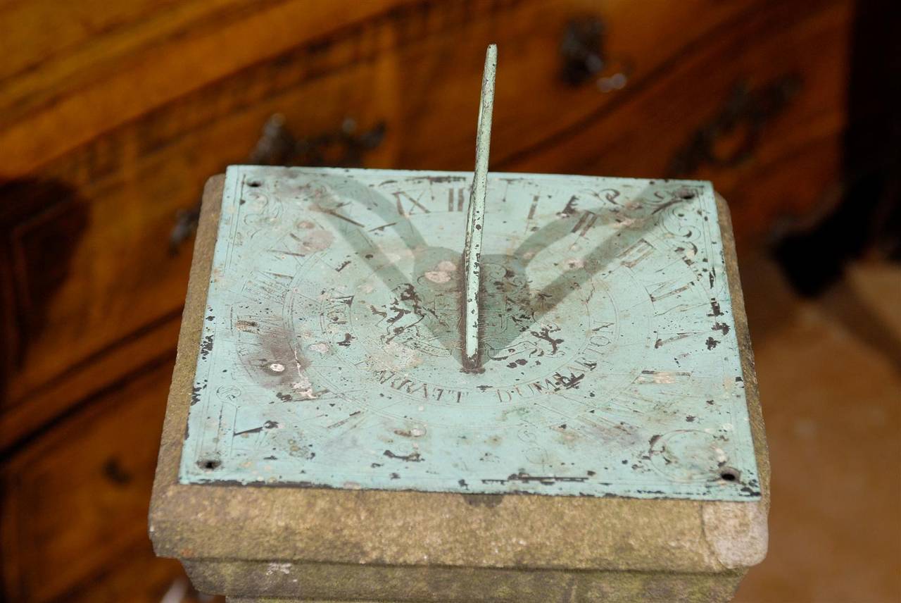 English 1860s Baluster-Shaped Sandstone Sundial with Verdigris Bronze Dial 2