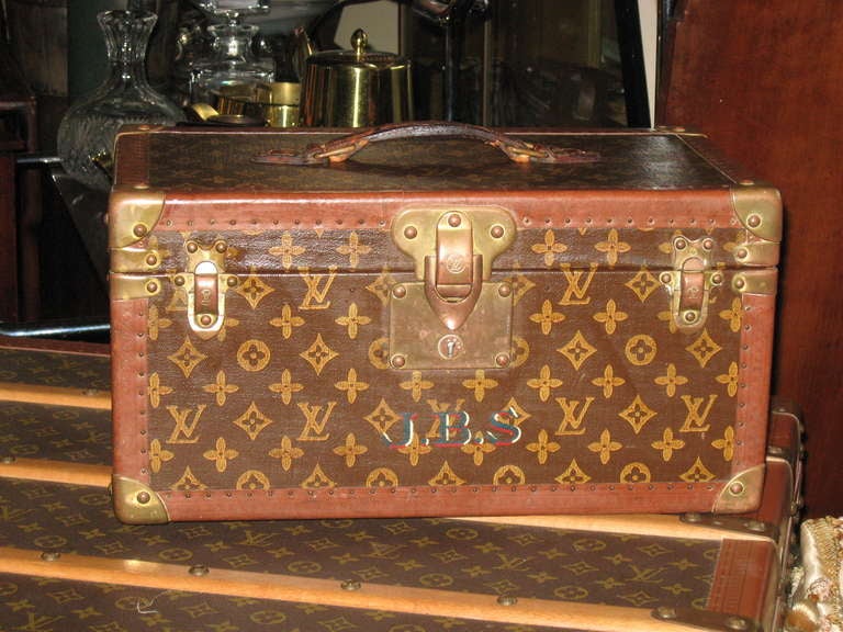 Vintage Louis Vuitton train/make up case.