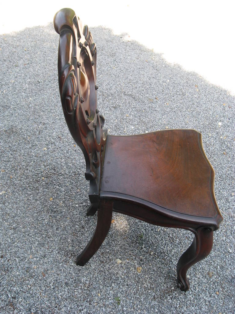 Pair of 19th Century English Mahogany Hall Chairs In Excellent Condition For Sale In Water Mill, NY