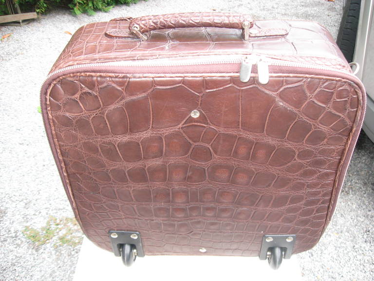 Crocodile Travelling Bag by Laurent In Excellent Condition For Sale In Water Mill, NY