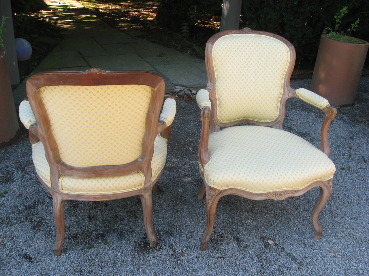 Pair of Louis XV Style Armchairs In Excellent Condition For Sale In Water Mill, NY