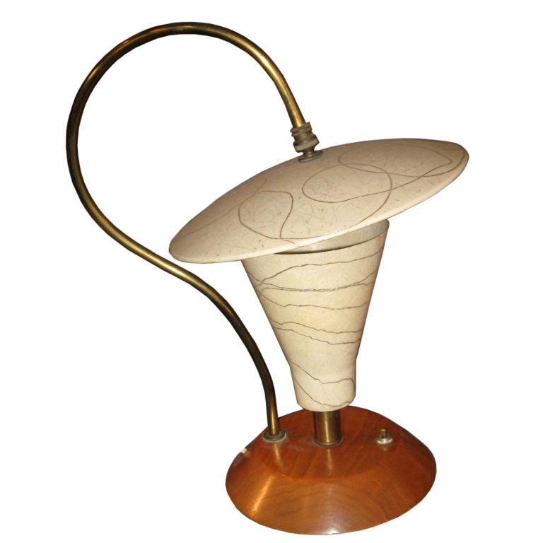 Lampe en résine et bois du milieu du siècle dernier