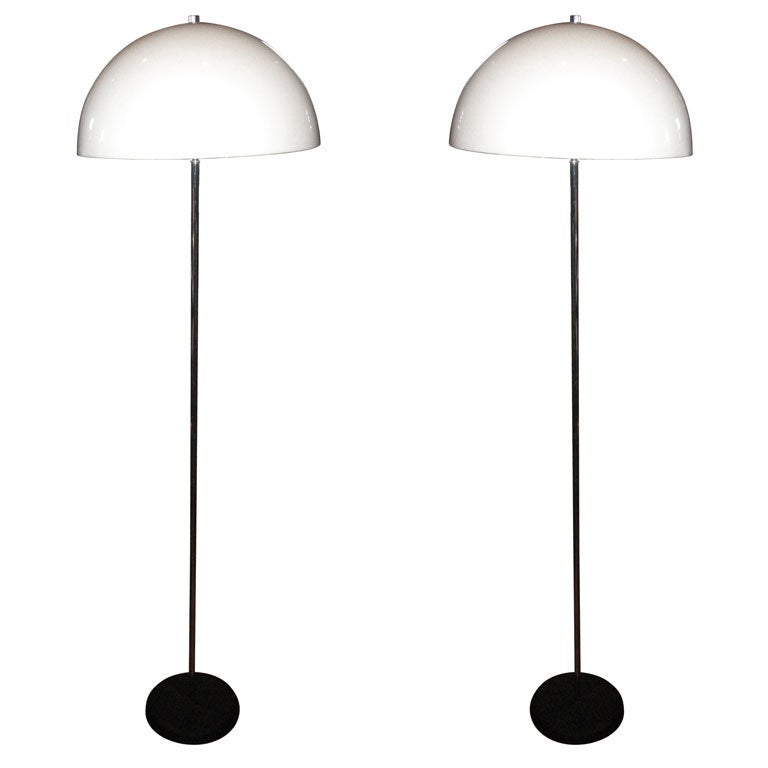 Mid-Century Pair of Standing Floor Lamps Attributed to Magistrettiaa For Sale