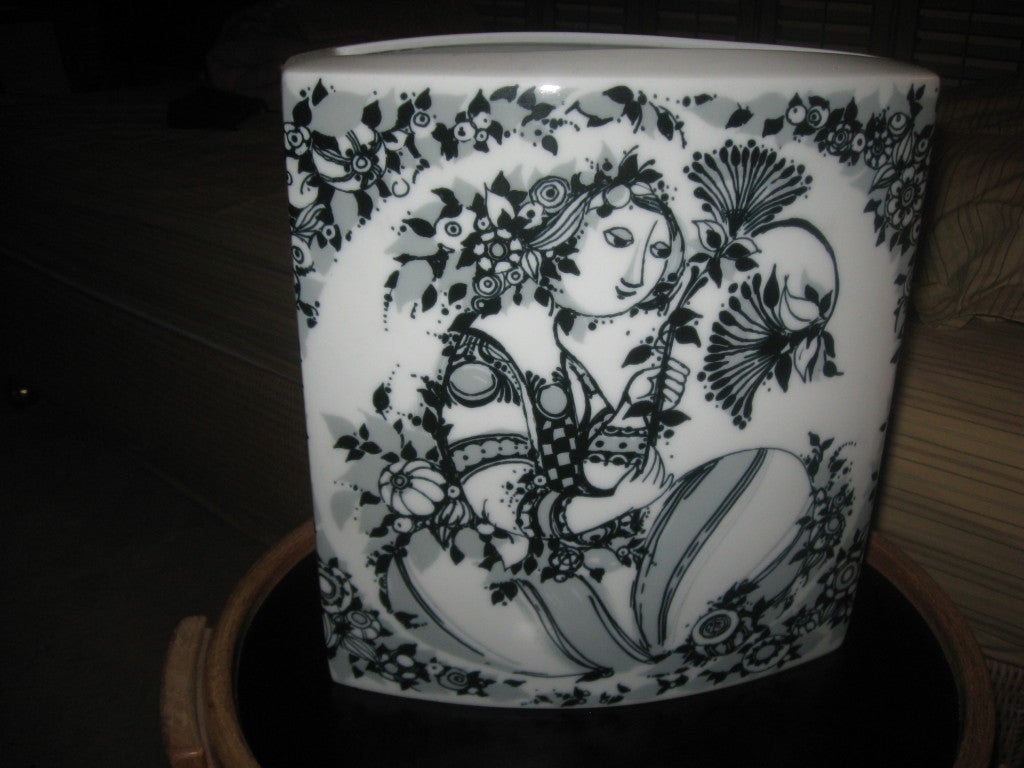 Milieu du XXe siècle Vase en porcelaine du milieu du siècle dernier de Bjorn Winblad pour Rosenthal en vente