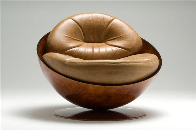Esfera Armchair by Ricardo Fasanello