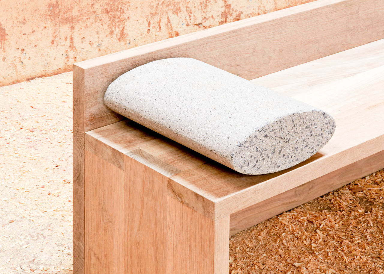 Beton-Bänke von Claudia Moreira Salles im Zustand „Hervorragend“ im Angebot in New York, NY