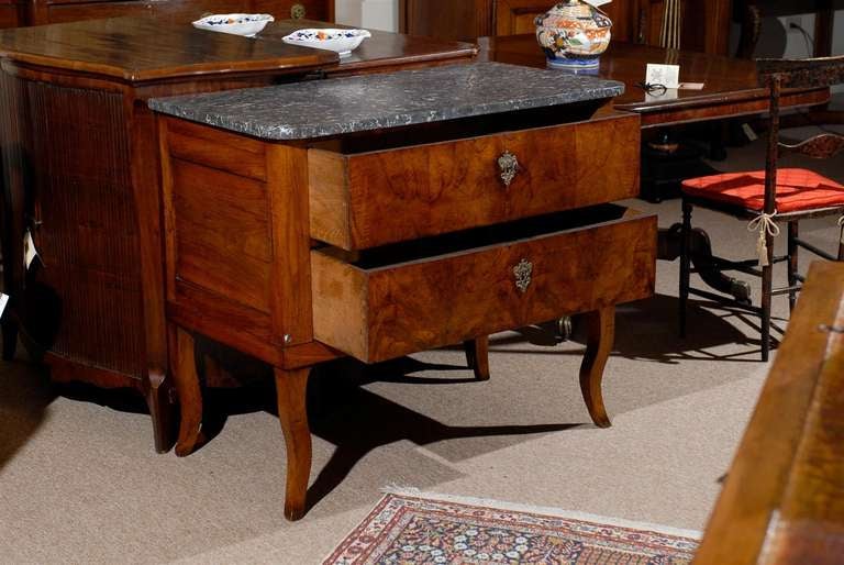 Early 19th Century Baltic Region Walnut Commode with Marble Top 4