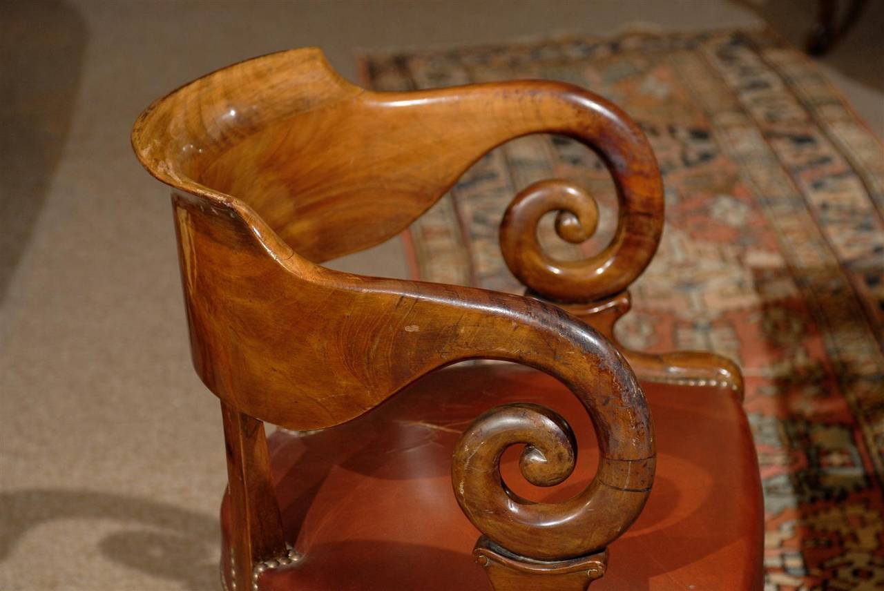 Early 19th Century French Restoration Period Walnut Desk Chair with Leather Seat 3