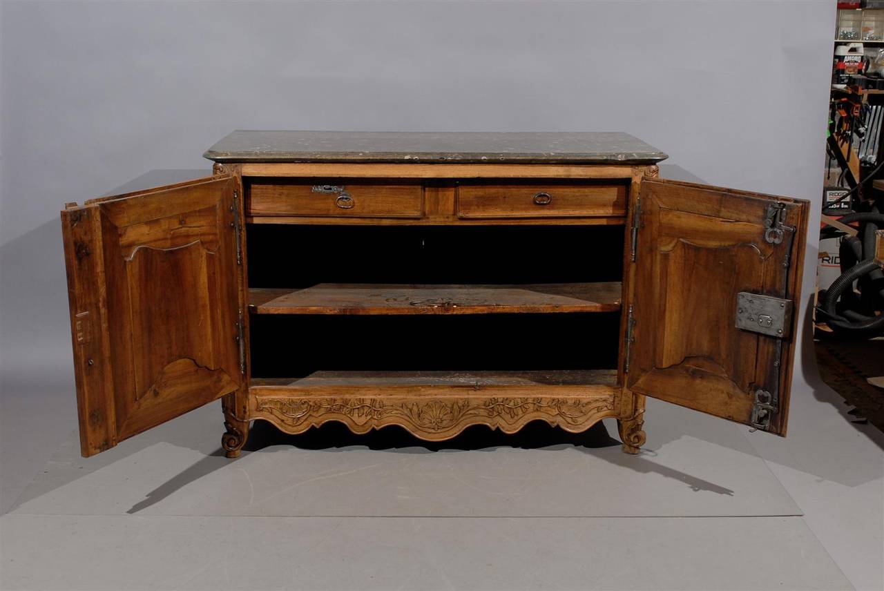 Early 18th Century Regence Walnut Buffet with Grey Oyster Marble Top In Good Condition For Sale In Atlanta, GA