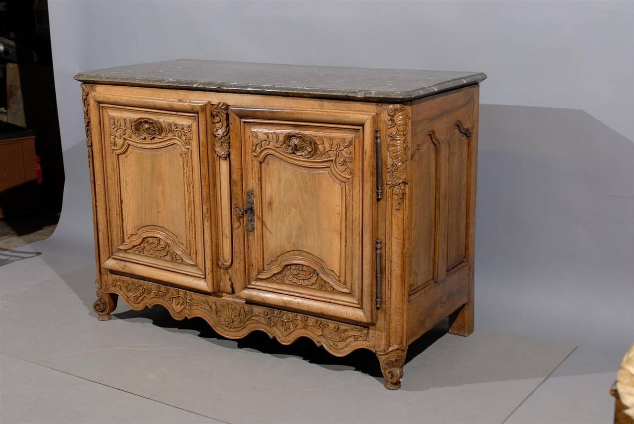 French Early 18th Century Regence Walnut Buffet with Grey Oyster Marble Top For Sale