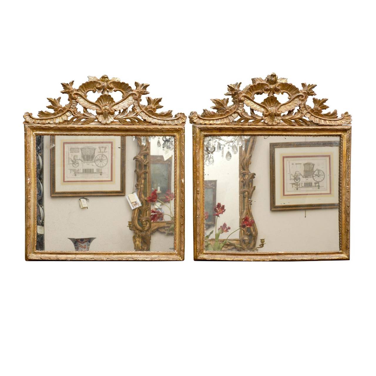 Paire de miroirs en bois doré de style néoclassique italien du XIXe siècle. 

William Word Fine Antiques : La source des intérieurs antiques d'Atlanta depuis 1956.