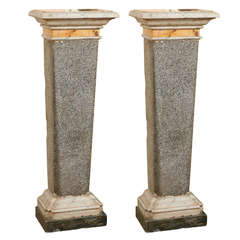 Pair of Late 18th Century Italian Neoclassical Marble Pedestals 3