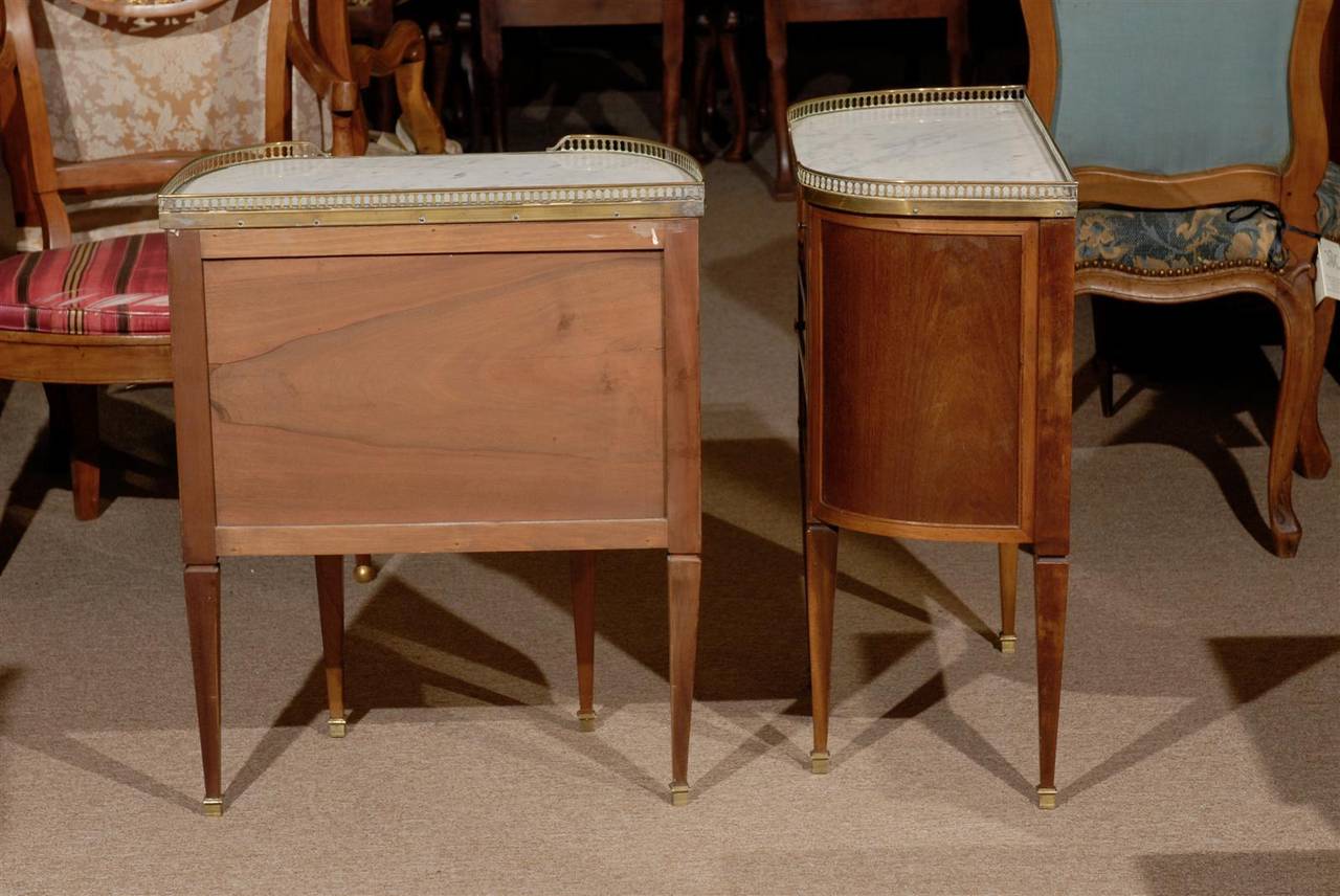 20th Century Pair of Louis XVI Style Bedside Commodes, France