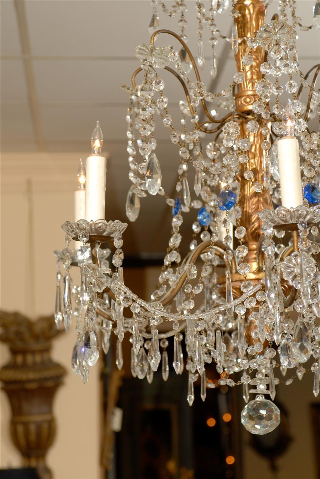 Italian Neoclassical Style Crystal and Giltwood Chandelier with Six Lights 5