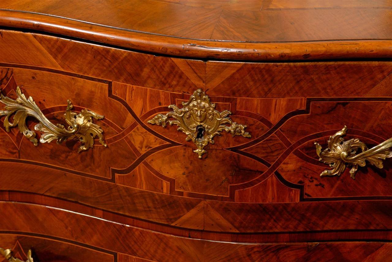 Large 18th Century Walnut Commode with Inlay and Shaped Front For Sale 4