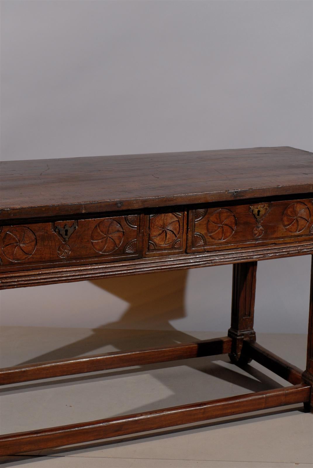 19th Century Italian Oak and Walnut Console Table with 2 Drawers 4