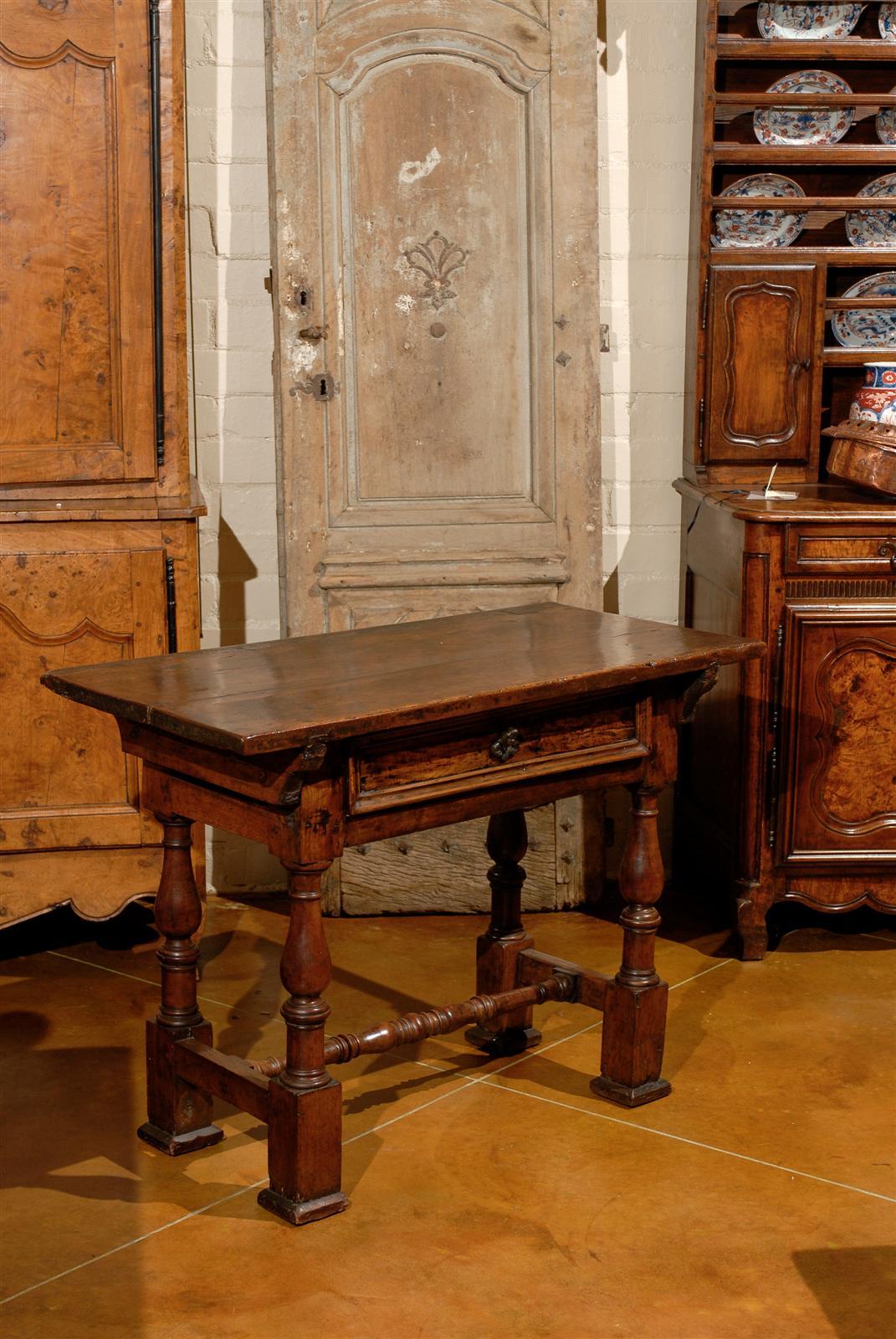 Early 18th Century Italian Walnut Console Table In Excellent Condition In Atlanta, GA