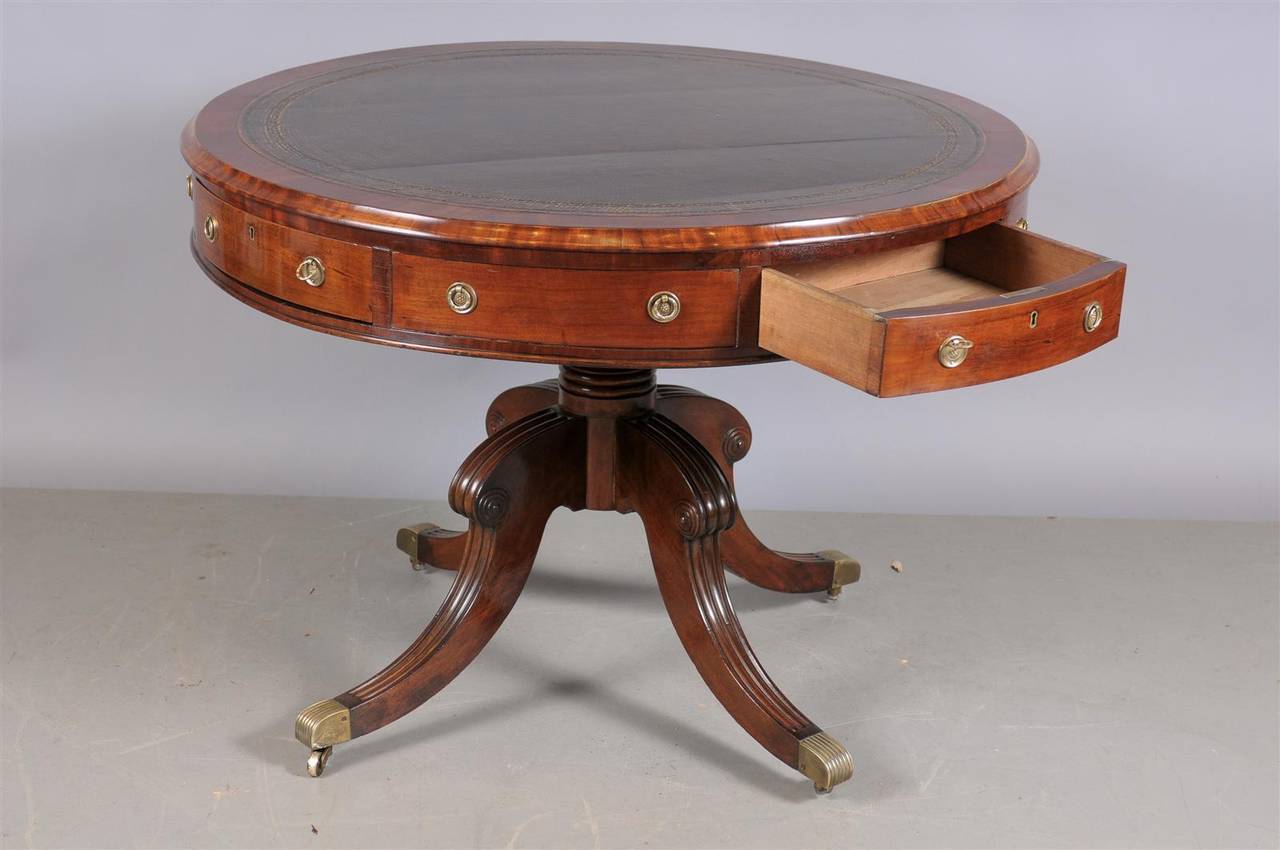 Early 19th Century English Mahogany Drum Table with Brown Leather Top In Excellent Condition In Atlanta, GA