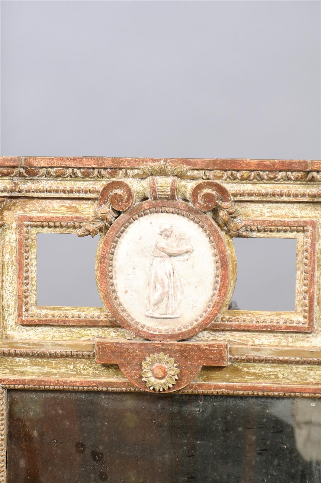 Grande specchio svedese in legno dorato del XVIII secolo con medaglione centrale in vendita 5