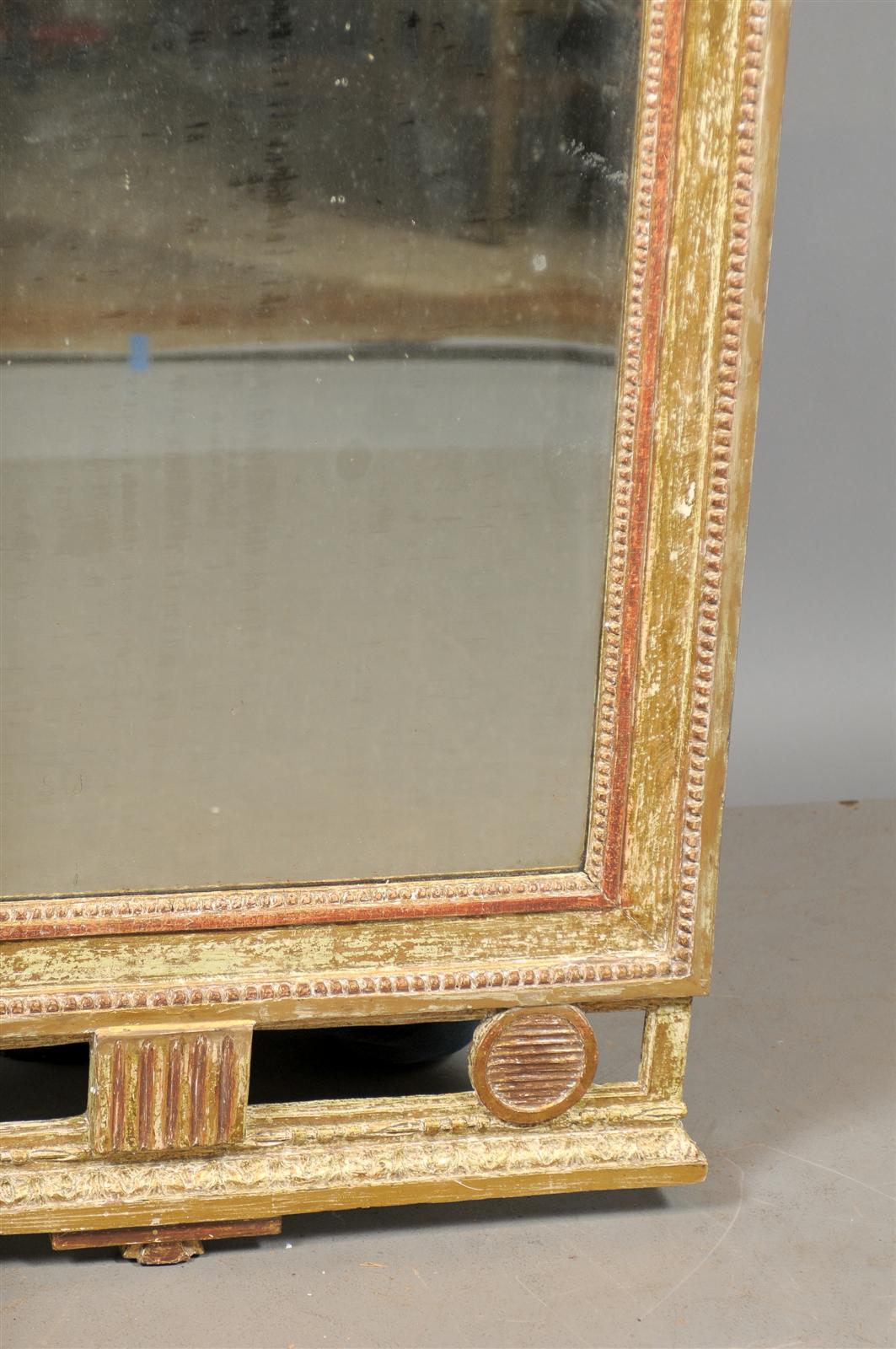 Large 18th Century Giltwood Swedish Mirror with Center Medallion For Sale 4