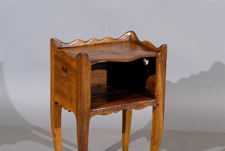 Mid 18th Century French Louis XV Walnut Chevet In Good Condition In Atlanta, GA